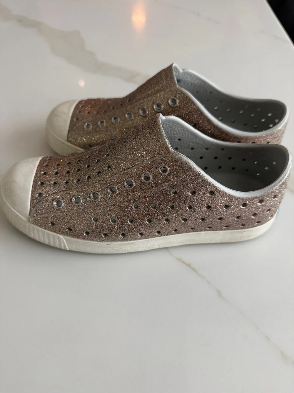 Native Kids Slip-On Sneakers in Rose Metallic